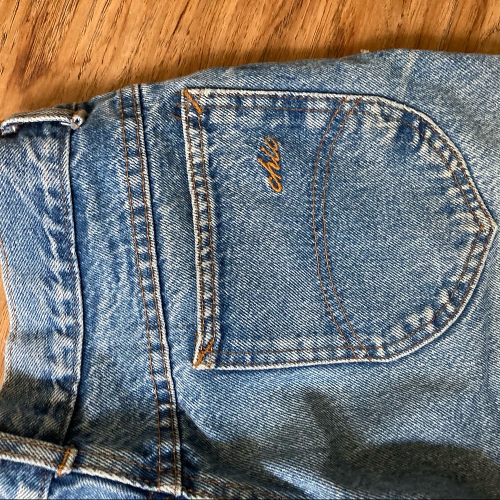 chic mom jeans